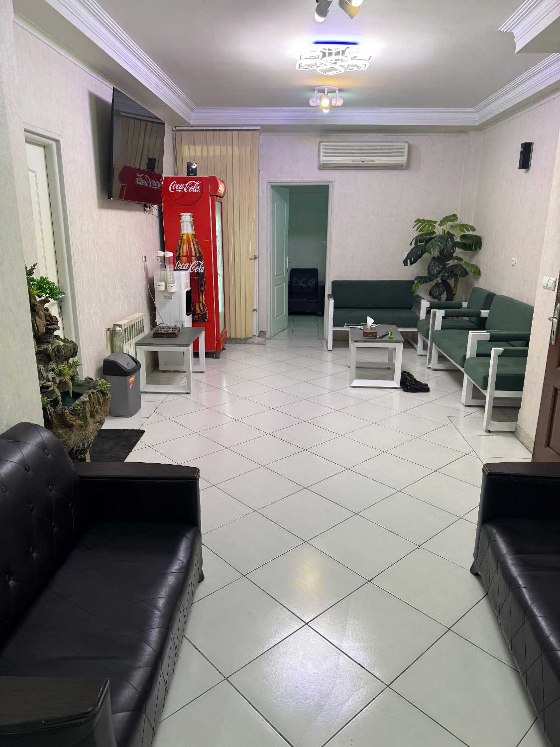محیط پذیرش کلینیک